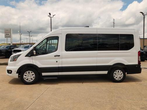 Oxford White 2026 Ford Transit-350