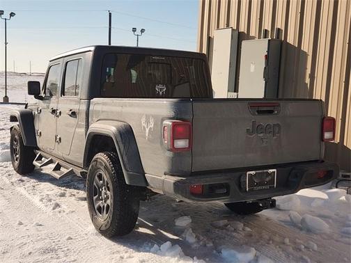 2023 Jeep Gladiator Sport