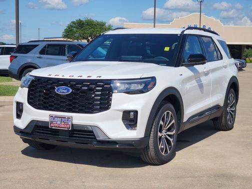 Star White 2026 Ford Explorer ST-Line