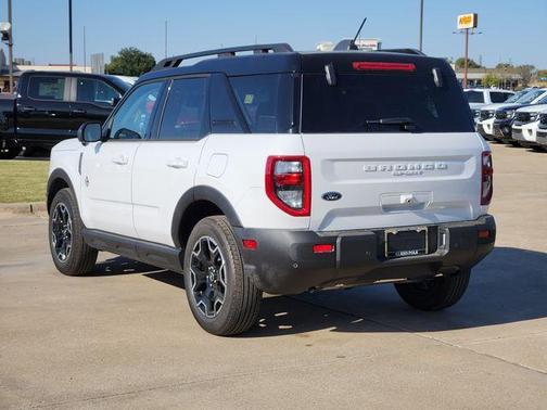 Oxford White 2025 Ford Bronco Sport Outer Banks