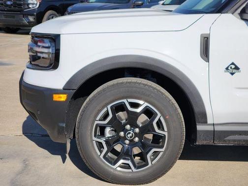 Oxford White 2025 Ford Bronco Sport Outer Banks