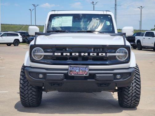 Oxford White 2024 Ford Bronco Outer Banks