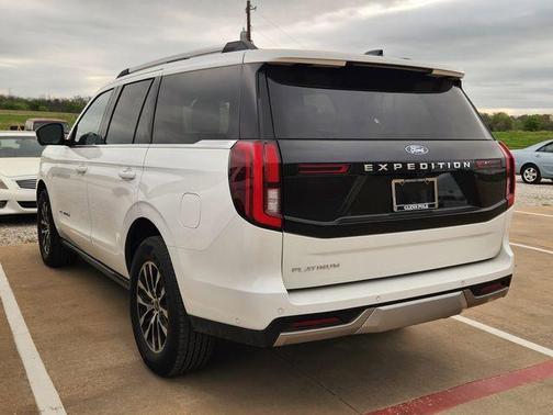 Star White 2025 Ford Expedition Platinum