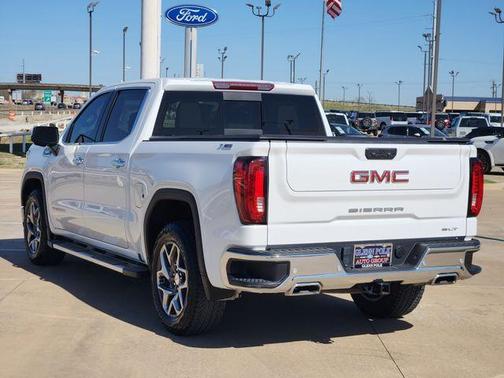 2024 GMC Sierra 1500 SLT