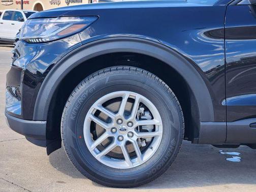 Agate Black Metallic 2026 Ford Explorer Active
