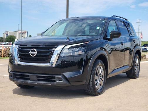 Super Black 2025 Nissan Pathfinder SV