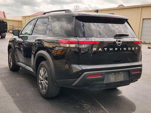 Super Black 2025 Nissan Pathfinder SV