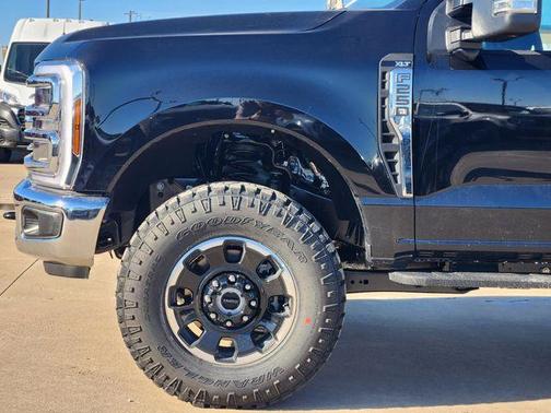 Agate Black Metallic 2026 Ford F-250 XLT