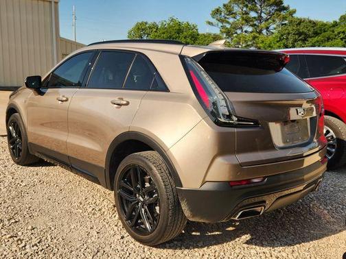 Latte 2023 Cadillac XT4 Sport