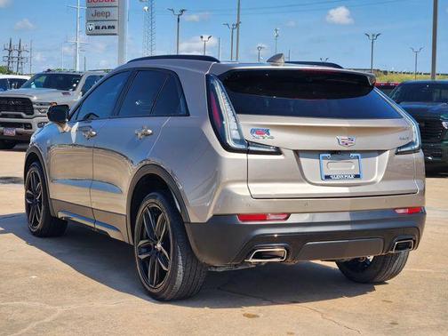 Latte 2023 Cadillac XT4 Sport
