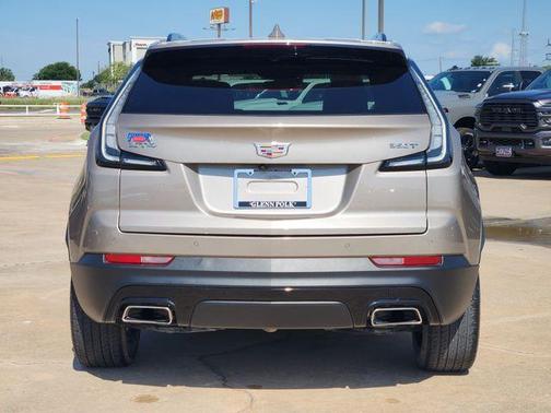 Latte 2023 Cadillac XT4 Sport