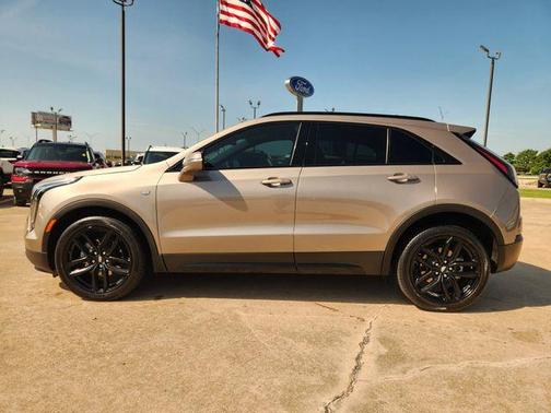Latte 2023 Cadillac XT4 Sport