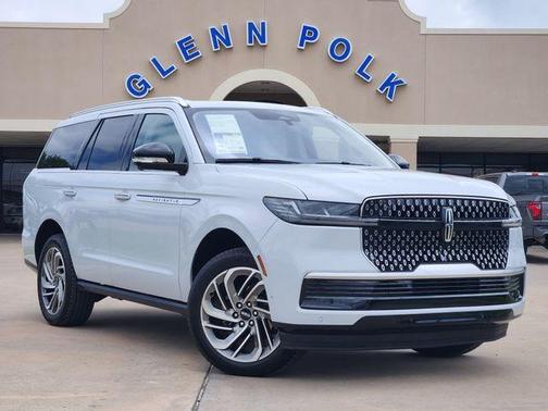 Crystal White Metallic 2025 Lincoln Navigator Reserve