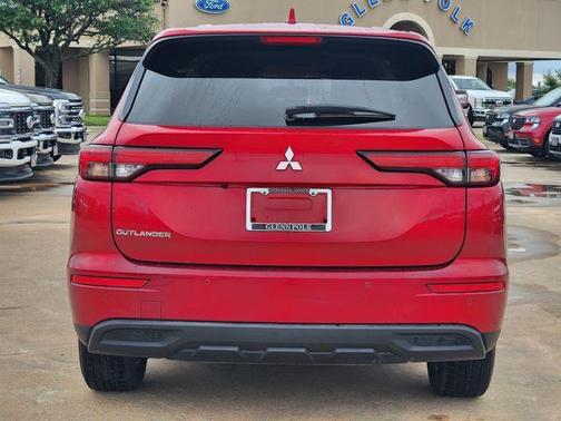 Diamond Red 2022 Mitsubishi Outlander ES