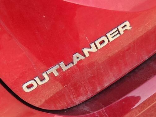 Diamond Red 2022 Mitsubishi Outlander ES