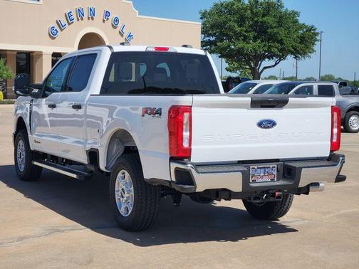 Oxford White 2026 Ford F-250 XLT