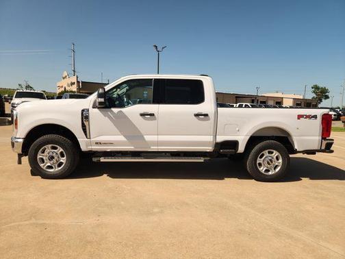 Oxford White 2026 Ford F-250 XLT
