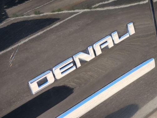 Onyx Black 2019 GMC Yukon Denali