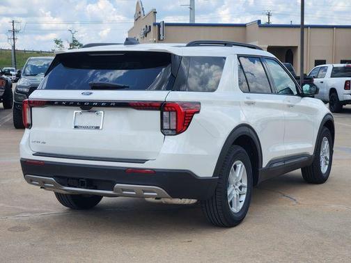 Star White 2026 Ford Explorer Active