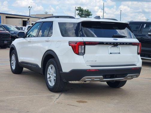 Star White 2026 Ford Explorer Active