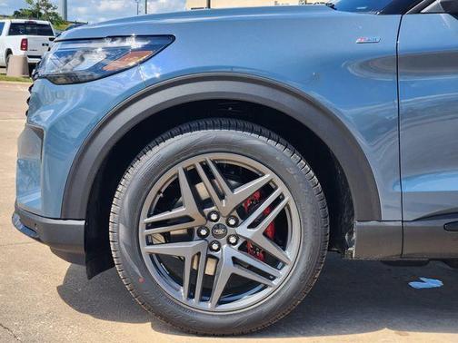 Agate Black Metallic 2026 Ford Explorer ST-Line