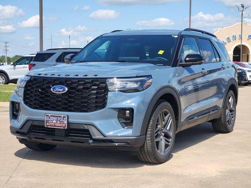 Agate Black Metallic 2026 Ford Explorer ST-Line