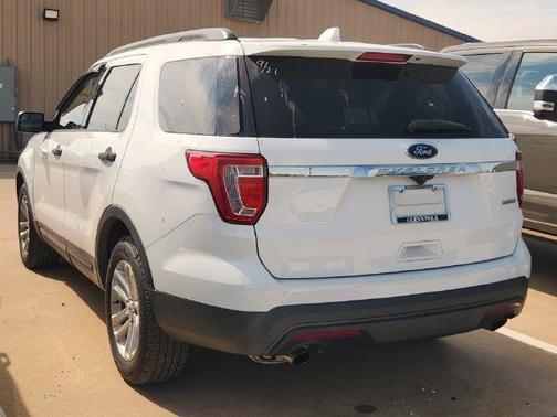 Oxford White 2017 Ford Explorer Base