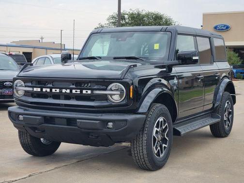 Shadow Black 2025 Ford Bronco Outer Banks
