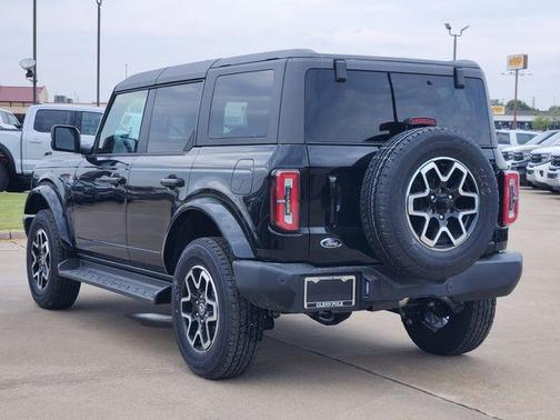 Shadow Black 2025 Ford Bronco Outer Banks
