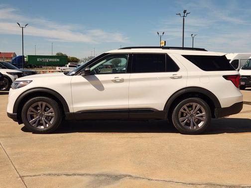 Star White 2026 Ford Explorer Active