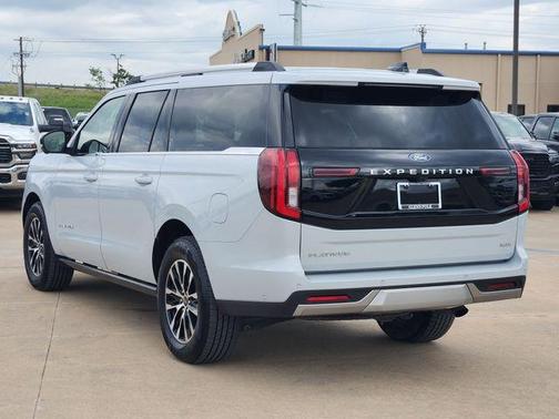 Space Silver 2025 Ford Expedition Max Platinum