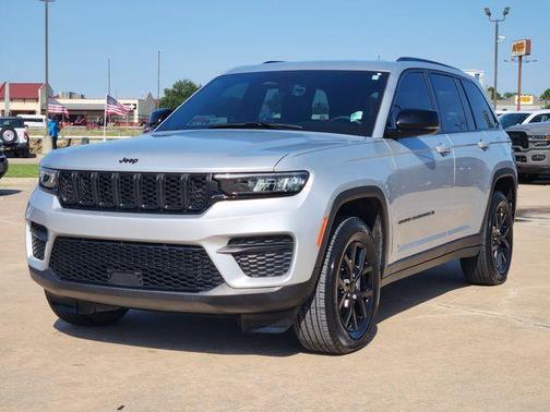 Silver Zynith 2025 Jeep Grand Cherokee Laredo