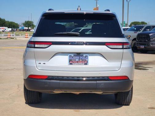 Silver Zynith 2025 Jeep Grand Cherokee Laredo