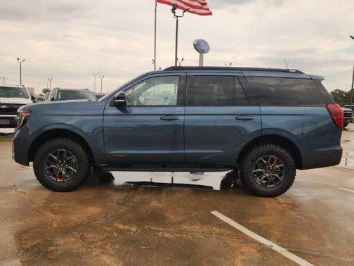 Nocturnal Blue Metallic 2027 Ford Expedition TREMOR