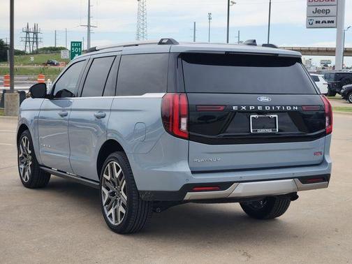 Glacier Gray Metallic 2025 Ford Expedition Platinum