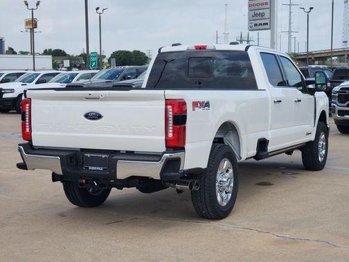 Star White 2026 Ford F-350 Lariat Super Duty