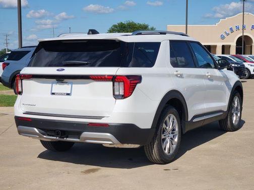 Star White 2026 Ford Explorer Platinum