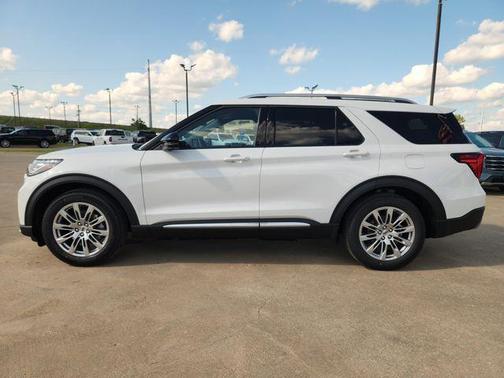 Star White 2026 Ford Explorer Platinum