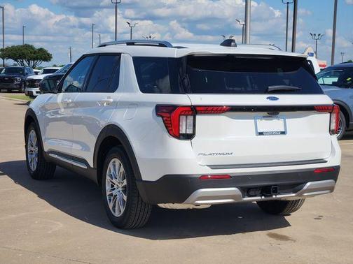 Star White 2026 Ford Explorer Platinum