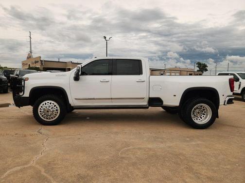 Summit White 2024 Chevrolet Silverado 3500 High Country