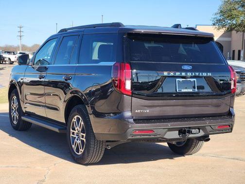 Dark Matter Gray Metallic 2025 Ford Expedition Active