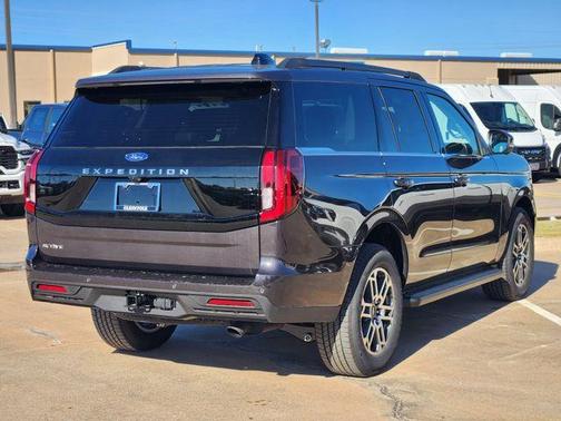 Dark Matter Gray Metallic 2025 Ford Expedition Active
