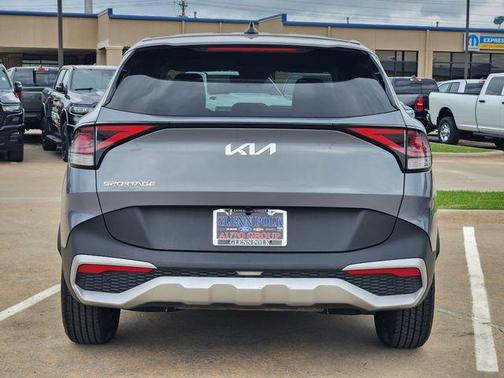Everlasting Silver 2025 Kia Sportage LX
