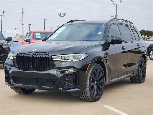 2022 BMW X7 M50i