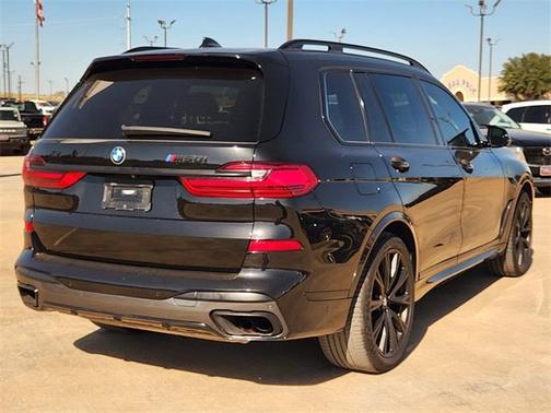 2022 BMW X7 M50i