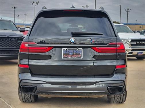 2022 BMW X7 M50i
