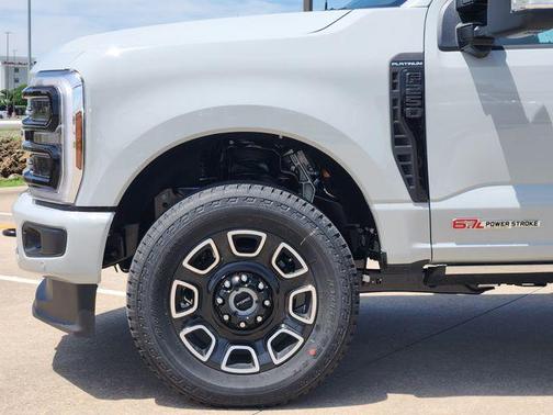 Avalanche 2026 Ford F-250 Platinum