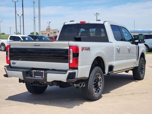 Avalanche 2026 Ford F-250 Platinum