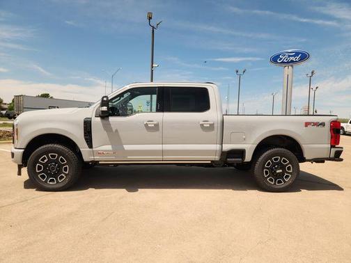 Avalanche 2026 Ford F-250 Platinum