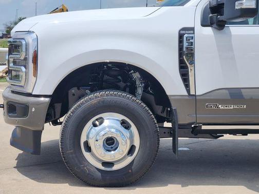 Oxford White 2026 Ford F-350 King Ranch